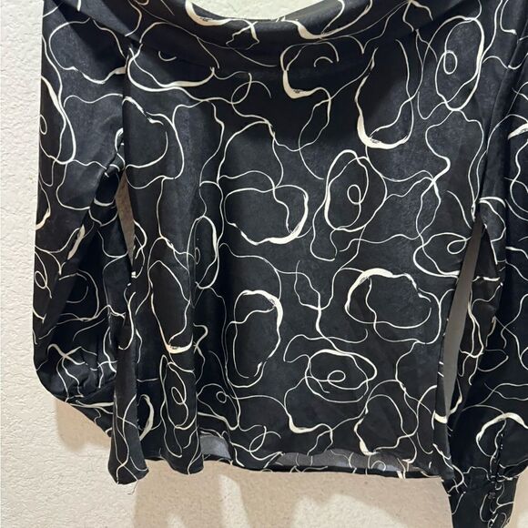 NWT ASTR The Label Asymmetrical Black & White Ruffle Abstract Blouse Size XS - Picture 7 of 9